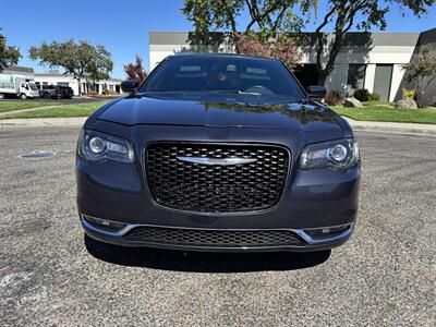 2019 Chrysler 300 Series S   - Photo 8 - Sacramento, CA 95823