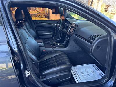 2019 Chrysler 300 Series S   - Photo 12 - Sacramento, CA 95823