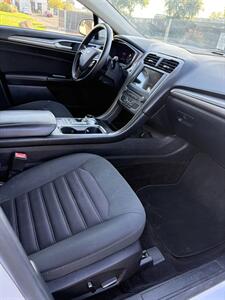 2017 Ford Fusion SE   - Photo 11 - Sacramento, CA 95823