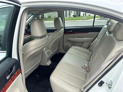 2010 Subaru Legacy 2.5i Limited   - Photo 10 - Sacramento, CA 95823