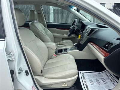 2010 Subaru Legacy 2.5i Limited   - Photo 12 - Sacramento, CA 95823
