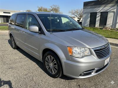 2014 Chrysler Town & Country S   - Photo 7 - Sacramento, CA 95823