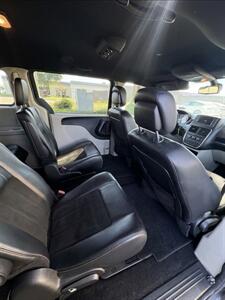 2019 Dodge Grand Caravan SXT   - Photo 10 - Sacramento, CA 95823