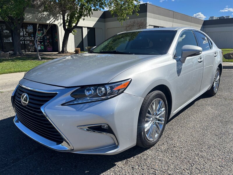 2016 Lexus ES  