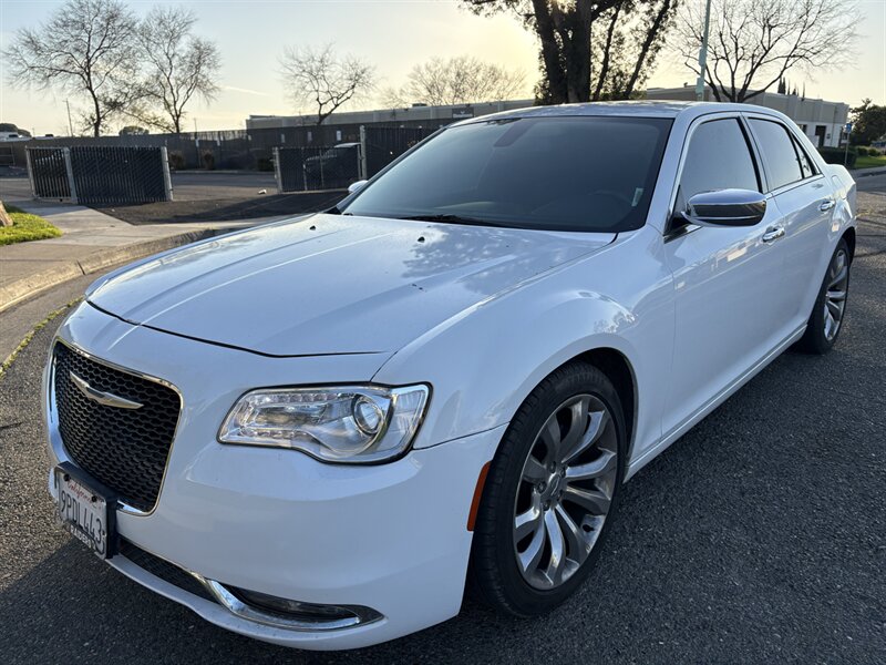 2017 Chrysler 300C  