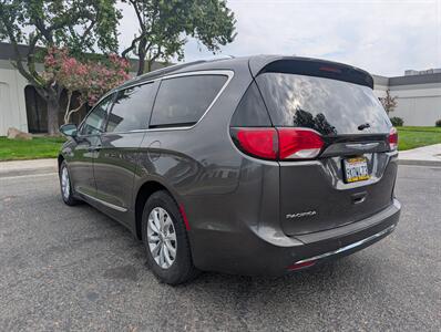 2018 Chrysler Pacifica Touring L   - Photo 6 - Sacramento, CA 95823