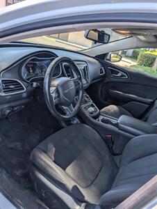 2016 Chrysler 200 Limited   - Photo 9 - Sacramento, CA 95823