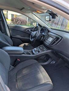 2016 Chrysler 200 Limited   - Photo 12 - Sacramento, CA 95823