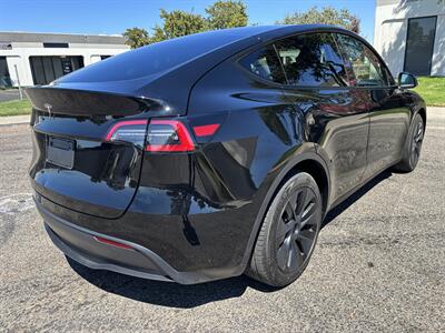2024 Tesla Model Y   - Photo 5 - Sacramento, CA 95823