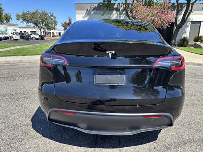 2024 Tesla Model Y   - Photo 4 - Sacramento, CA 95823