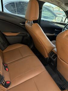 2022 Lexus UX 200   - Photo 10 - Sacramento, CA 95823