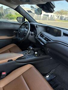 2022 Lexus UX 200   - Photo 12 - Sacramento, CA 95823