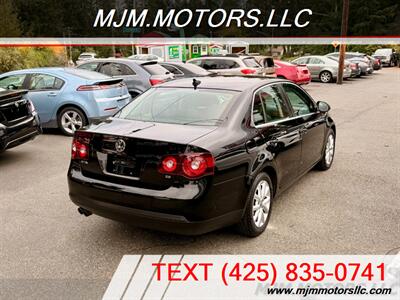 2010 Volkswagen Jetta SE PZEV   - Photo 5 - Lynnwood, WA 98036