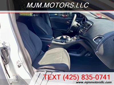 2016 Chrysler 200 LIMITED   - Photo 13 - Lynnwood, WA 98036