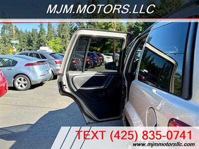 2004 Jeep Grand Cherokee LAREDO   - Photo 21 - Lynnwood, WA 98036