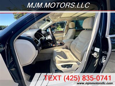 2011 Volkswagen Touareg VR6 SPORT   - Photo 12 - Lynnwood, WA 98036