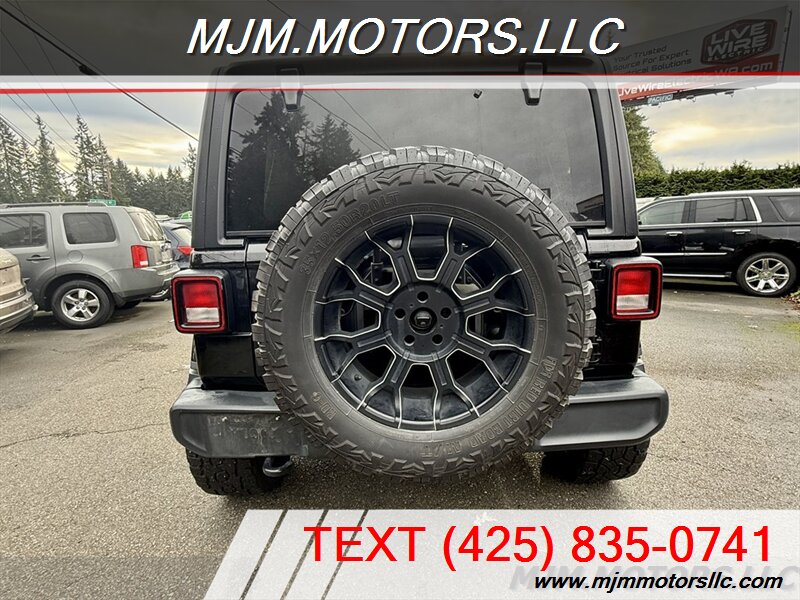 2018 Jeep Wrangler Unlimited Sahara photo 4