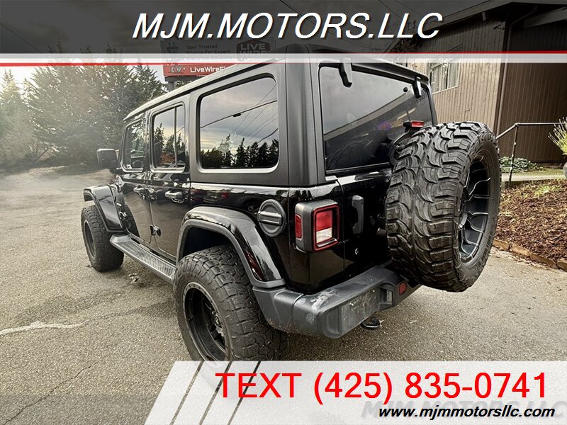 2018 Jeep Wrangler Unlimited Sahara photo 3