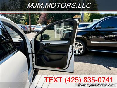 2016 Porsche Macan TURBO   - Photo 25 - Lynnwood, WA 98036