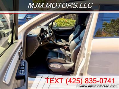 2016 Porsche Macan TURBO   - Photo 9 - Lynnwood, WA 98036