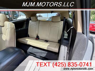 2010 Chevrolet Traverse LTZ   - Photo 11 - Lynnwood, WA 98036