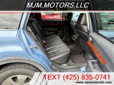 2010 Subaru Outback 3.6R LIMITED   - Photo 12 - Lynnwood, WA 98036