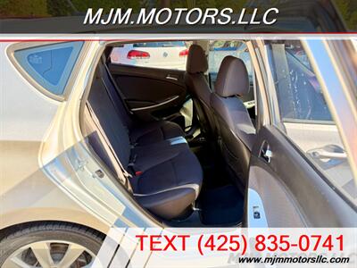 2013 Hyundai ACCENT SE   - Photo 12 - Lynnwood, WA 98036