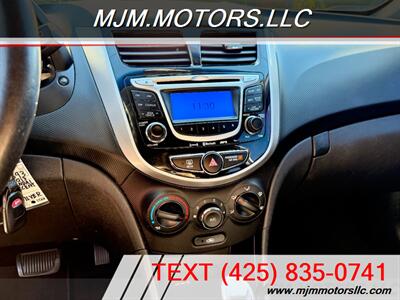 2013 Hyundai ACCENT SE   - Photo 17 - Lynnwood, WA 98036
