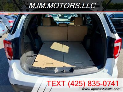 2017 Ford Explorer   - Photo 12 - Lynnwood, WA 98036