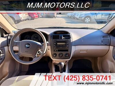 2006 Kia Spectra EX   - Photo 14 - Lynnwood, WA 98036