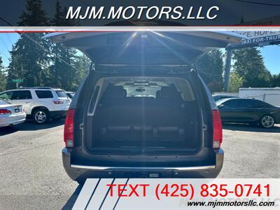 2012 Cadillac Escalade Hybrid   - Photo 12 - Lynnwood, WA 98036