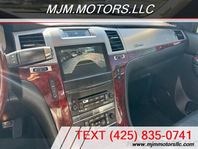 2012 Cadillac Escalade Hybrid   - Photo 17 - Lynnwood, WA 98036