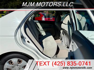 2006 Kia Spectra EX   - Photo 13 - Lynnwood, WA 98036