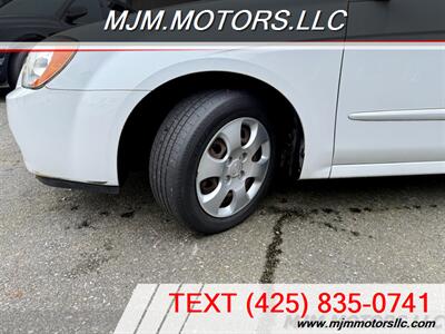 2006 Kia Spectra EX   - Photo 21 - Lynnwood, WA 98036