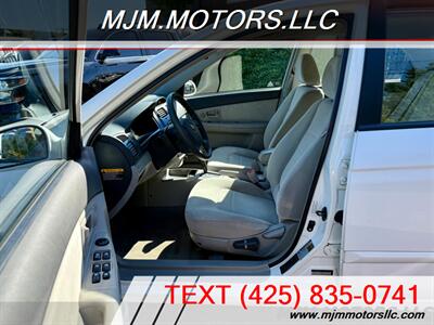 2006 Kia Spectra EX   - Photo 10 - Lynnwood, WA 98036