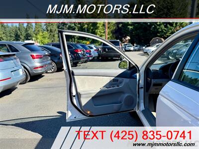 2006 Kia Spectra EX   - Photo 20 - Lynnwood, WA 98036