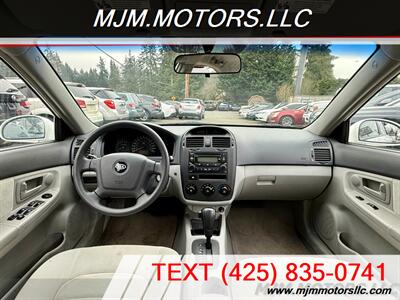 2006 Kia Spectra EX   - Photo 13 - Lynnwood, WA 98036