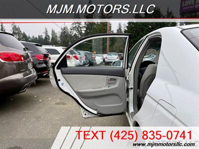 2006 Kia Spectra EX   - Photo 18 - Lynnwood, WA 98036