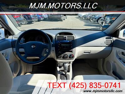 2006 Kia Spectra EX   - Photo 15 - Lynnwood, WA 98036