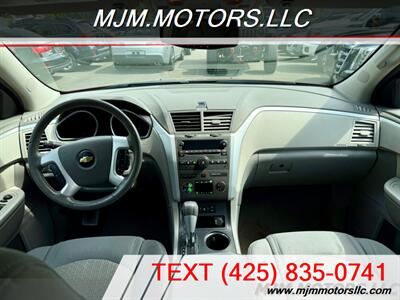 2011 Chevrolet Traverse LT   - Photo 15 - Lynnwood, WA 98036