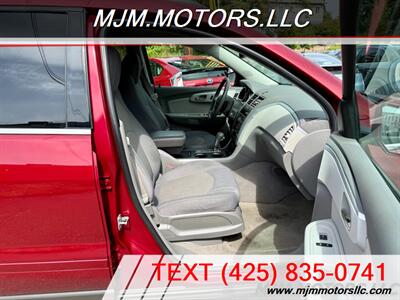 2011 Chevrolet Traverse LT   - Photo 14 - Lynnwood, WA 98036