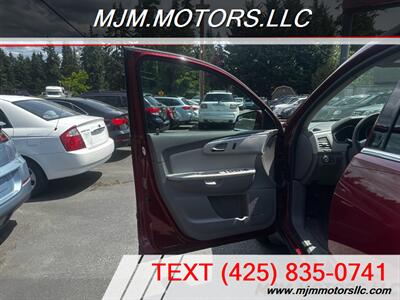2011 Chevrolet Traverse LT   - Photo 24 - Lynnwood, WA 98036