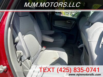2011 Chevrolet Traverse LT   - Photo 15 - Lynnwood, WA 98036