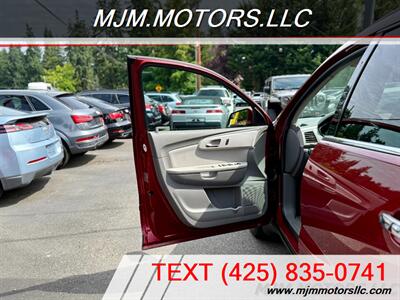 2011 Chevrolet Traverse LT   - Photo 25 - Lynnwood, WA 98036