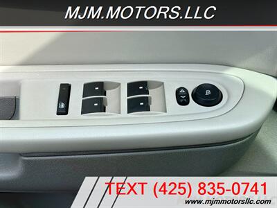 2011 Chevrolet Traverse LT   - Photo 22 - Lynnwood, WA 98036