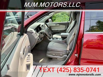 2011 Chevrolet Traverse LT   - Photo 9 - Lynnwood, WA 98036