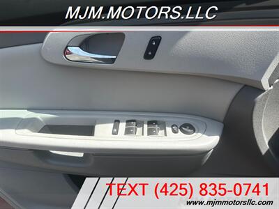 2011 Chevrolet Traverse LT   - Photo 23 - Lynnwood, WA 98036