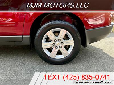2011 Chevrolet Traverse LT   - Photo 30 - Lynnwood, WA 98036