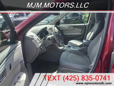 2011 Chevrolet Traverse LT   - Photo 10 - Lynnwood, WA 98036