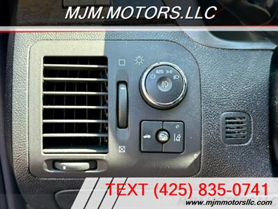 2009 Cadillac DTS   - Photo 19 - Lynnwood, WA 98036